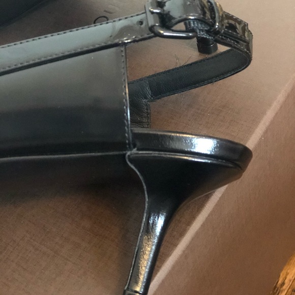 LOUIS VUITTON Leather Monogram Flower Slingback - Picture 6 of 8